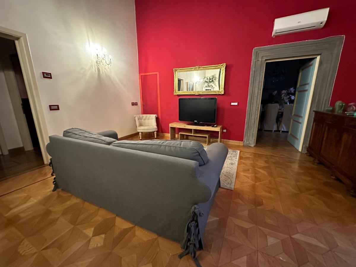 In Centro Lovely Home لوكا المظهر الخارجي الصورة
