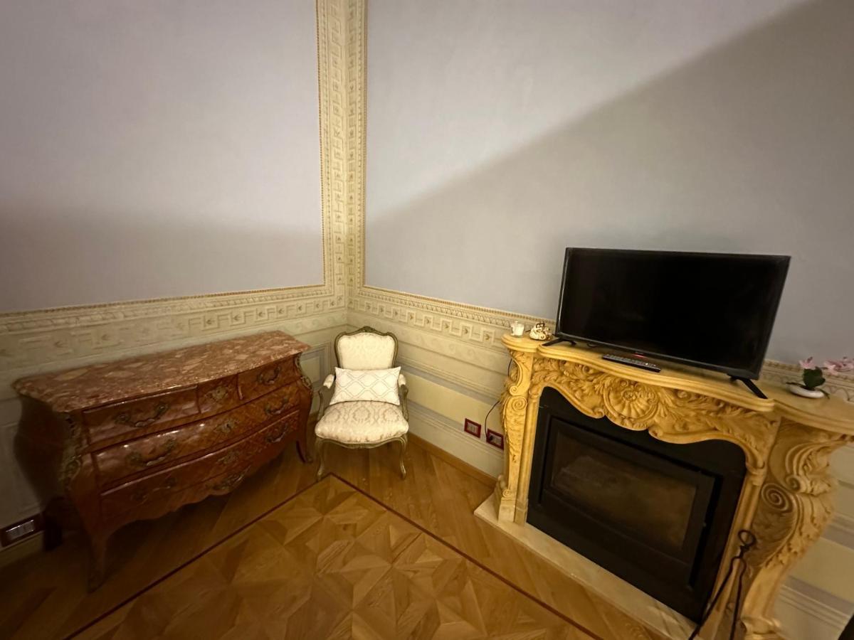 In Centro Lovely Home لوكا المظهر الخارجي الصورة